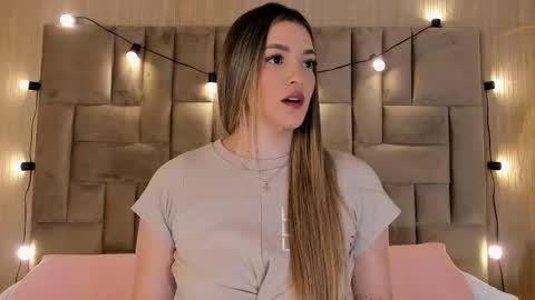 Snapshot of claradelmar_ chatting on 10-05-25, 10:46 Clara del mar online show from 10-05-25, 10:46