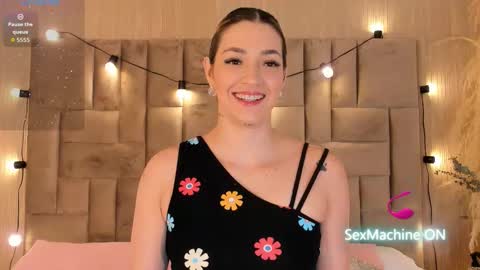 Snapshot of claradelmar_ chatting on 10-23-25, 10:58 Clara del mar online show from 10-23-25, 10:58