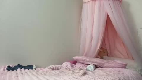 Clara online show from 04-21-26, 10:12