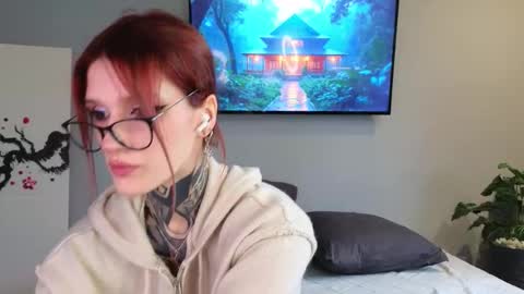 Sophie online show from 11-08-25, 08:03