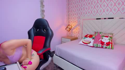 Snapshot of clarise_hall chatting on 12-06-24, 07:56 C L A R I S E online show from 12-06-24, 07:56