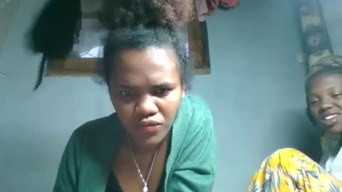 Snapshot of clarisse98 chatting on 10-26-25, 02:06 clarisse98 online show from 10-26-25, 02:06