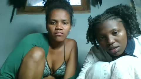 Snapshot of clarisse98 chatting on 10-27-25, 02:15 clarisse98 online show from 10-27-25, 02:15