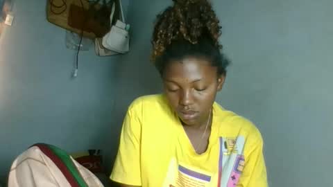 Snapshot of clarisse98 chatting on 12-02-25, 02:50 clarisse98 online show from 12-02-25, 02:50