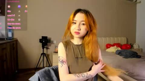 Yumi online show from 12-15-25, 02:54