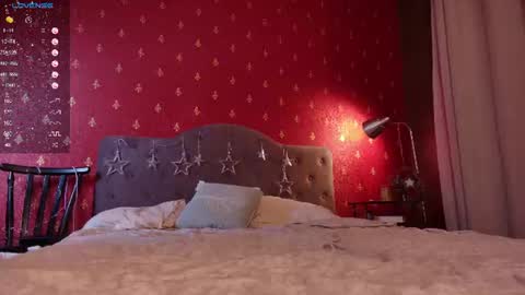 Snapshot of classy_mia chatting on 07-24-26, 06:39 Goldie online show from 07-24-26, 06:39
