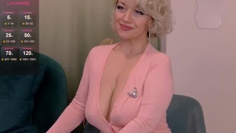 Snapshot of classytinna chatting on 12-06-24, 02:49 Classy Tinna online show from 12-06-24, 02:49