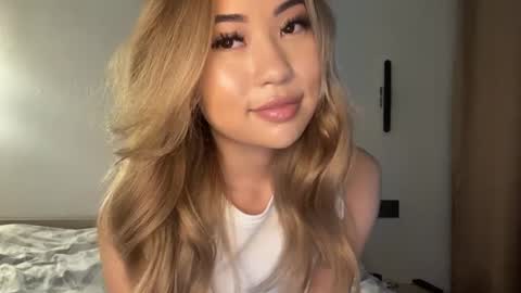 Lili online show from 03-23-26, 01:15