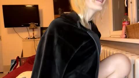 Jenny online show from 10-25-25, 05:51