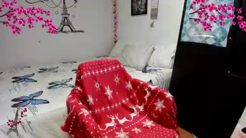 Snapshot of cleo_christmas chatting on 07-13-26, 06:11 cleo_christmas online show from 07-13-26, 06:11