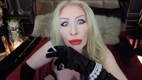 Snapshot of cleo_frost chatting on 05-22-26, 01:24 Cleo online show from 05-22-26, 01:24