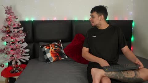 Girl Juliana and Federico online show from 01-01-25, 03:56