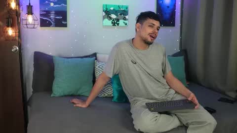 Girl Juliana and Federico online show from 11-10-25, 03:38