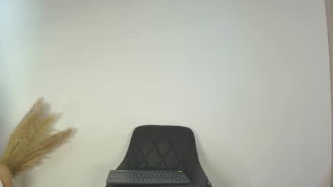 Snapshot of cleograce_ chatting on 02-17-26, 01:40 Cleo online show from 02-17-26, 01:40