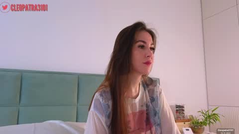 Cleopatra online show from 11-18-25, 09:47