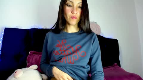 Snapshot of cleopatra_cute chatting on 12-12-24, 12:05  Nicol  online show from 12-12-24, 12:05