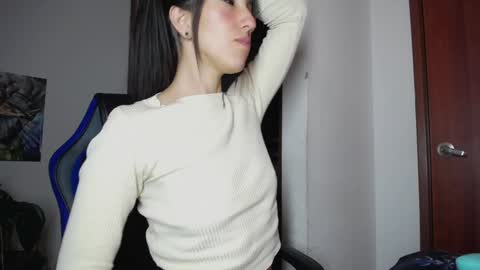 Snapshot of cleopatra_cute chatting on 12-19-24, 05:07  Nicol  online show from 12-19-24, 05:07