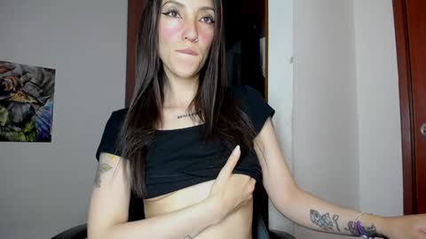 Snapshot of cleopatra_cute chatting on 12-24-24, 04:55  Nicol  online show from 12-24-24, 04:55