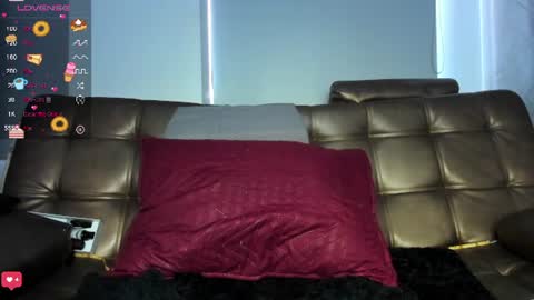 Snapshot of cleosexxx chatting on 06-11-26, 06:39 cleo y maikol online show from 06-11-26, 06:39