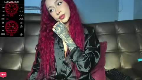 Snapshot of cleosexxx chatting on 07-19-26, 02:15 cleo y maikol online show from 07-19-26, 02:15