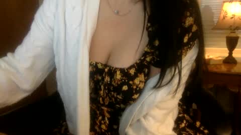 Snapshot of cleverlittleminx chatting on 12-12-24, 08:43 Cleverlittleminx online show from 12-12-24, 08:43