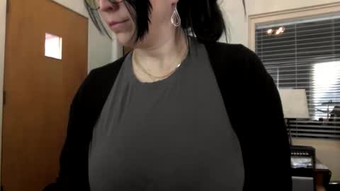 Snapshot of cleverlittleminx chatting on 02-09-26, 06:01 Cleverlittleminx online show from 02-09-26, 06:01
