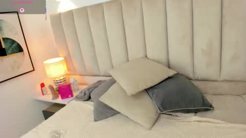 Snapshot of clhoe_johnson_ chatting on 10-07-25, 12:46 clhoe_johnson_ online show from 10-07-25, 12:46