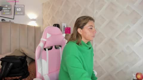 clhoe_johnson_ online show from 02-18-26, 12:23