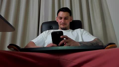 Snapshot of clintmasterss chatting on 06-11-26, 09:29 ClintMasterss online show from 06-11-26, 09:29