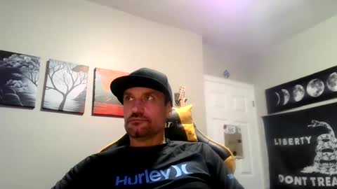 Snapshot of clintwood12 chatting on 01-03-25, 04:00 chad online show from 01-03-25, 04:00