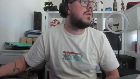 Snapshot of clitlicker1511 chatting on 05-01-26, 04:22 clitlicker1511 online show from 05-01-26, 04:22