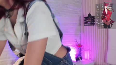 Snapshot of cloe__hills chatting on 12-09-24, 06:25 Cloe online show from 12-09-24, 06:25