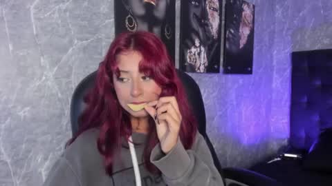 Snapshot of cloe__hills chatting on 02-14-25, 02:54 Cloe online show from 02-14-25, 02:54