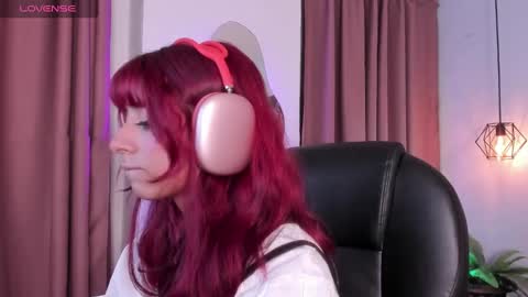 Snapshot of cloe__hills chatting on 03-05-25, 12:00 Cloe online show from 03-05-25, 12:00