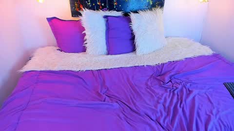 Snapshot of cloe_bridge chatting on 12-15-24, 03:34 Cloe Bridgee online show from 12-15-24, 03:34