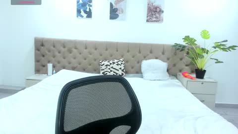 Snapshot of cloe_dolls_ chatting on 04-14-26, 03:45 Cloe online show from 04-14-26, 03:45