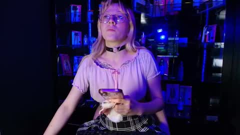  CLOE  online show from 01-09-26, 12:30