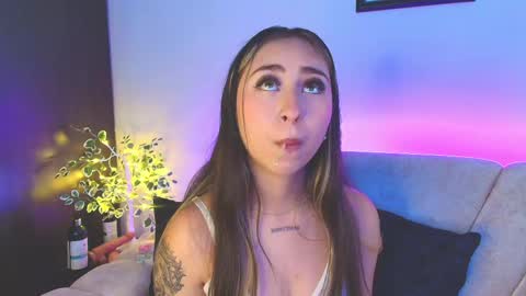 cloe_martinezz_ online show from 04-29-26, 05:41