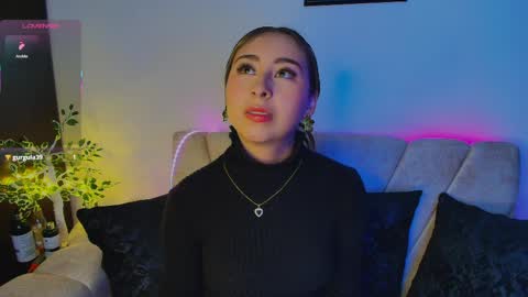 cloe_martinezz_ online show from 05-08-26, 07:36