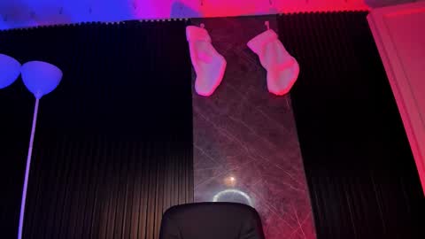 Cloe online show from 12-04-25, 04:48