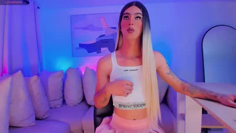 CLOE REMINTON online show from 01-04-25, 11:54