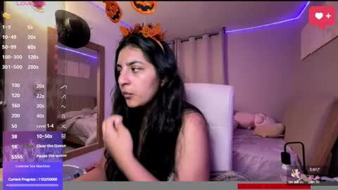 cloe small online show from 10-10-25, 02:43