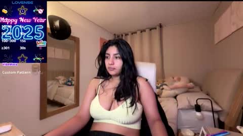 Snapshot of cloe_small08 chatting on 11-13-25, 05:28 cloe small online show from 11-13-25, 05:28