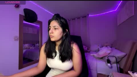 Snapshot of cloe_small08 chatting on 11-14-25, 08:02 cloe small online show from 11-14-25, 08:02