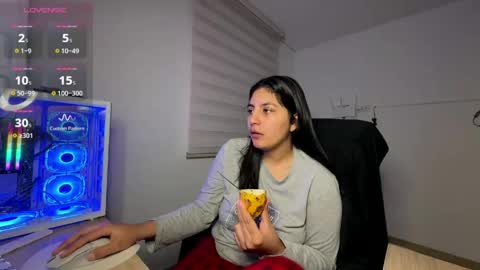 cloe small online show from 04-24-26, 04:26