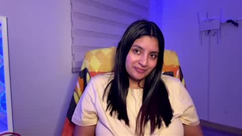 Snapshot of cloe_small08 chatting on 06-29-26, 10:15 cloe small online show from 06-29-26, 10:15