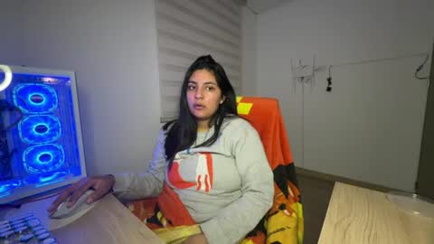 Snapshot of cloe_small08 chatting on 07-21-26, 04:04 cloe small online show from 07-21-26, 04:04