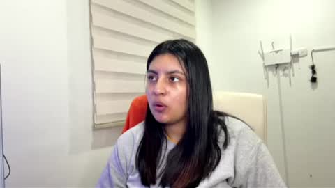 Snapshot of cloe_small08 chatting on 07-22-26, 01:19 cloe small online show from 07-22-26, 01:19
