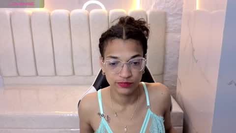 Snapshot of cloe_tx_ chatting on 10-10-25, 07:51 cloee online show from 10-10-25, 07:51