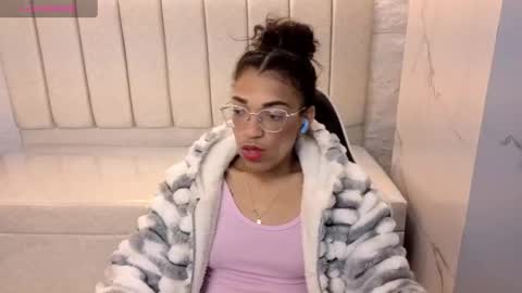 Snapshot of cloe_tx_ chatting on 10-15-25, 02:55 cloee online show from 10-15-25, 02:55